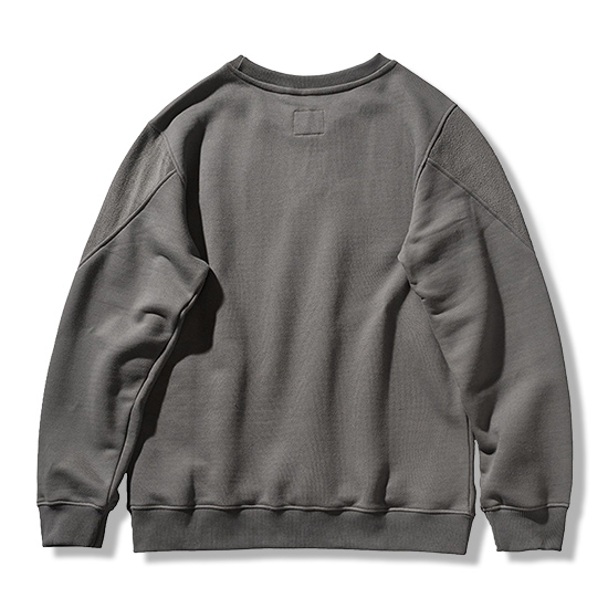 クラシックなVガゼット付き　無地スウェット-oakln