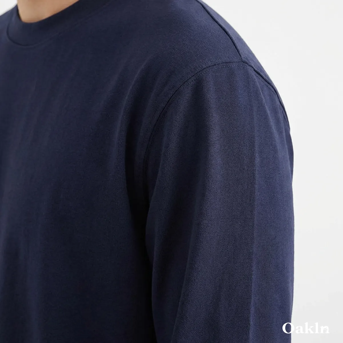 レイヤードに欠かせないベーシックタイプ　無地長袖Tシャツ