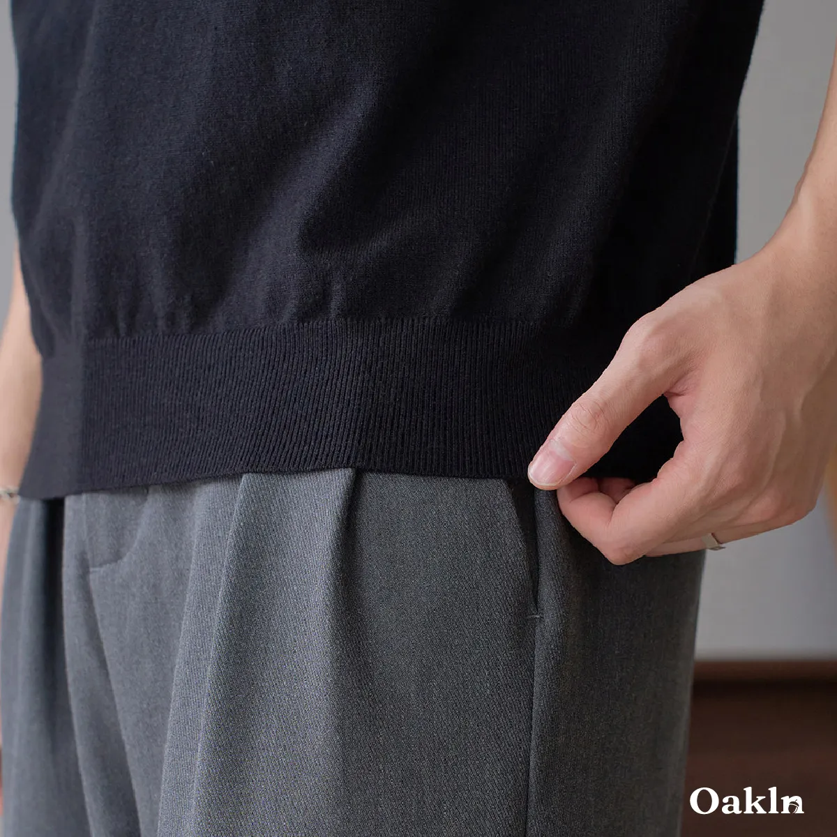 立体裁断   ビジネスカジュアル  ウール混モックネック半袖ニット