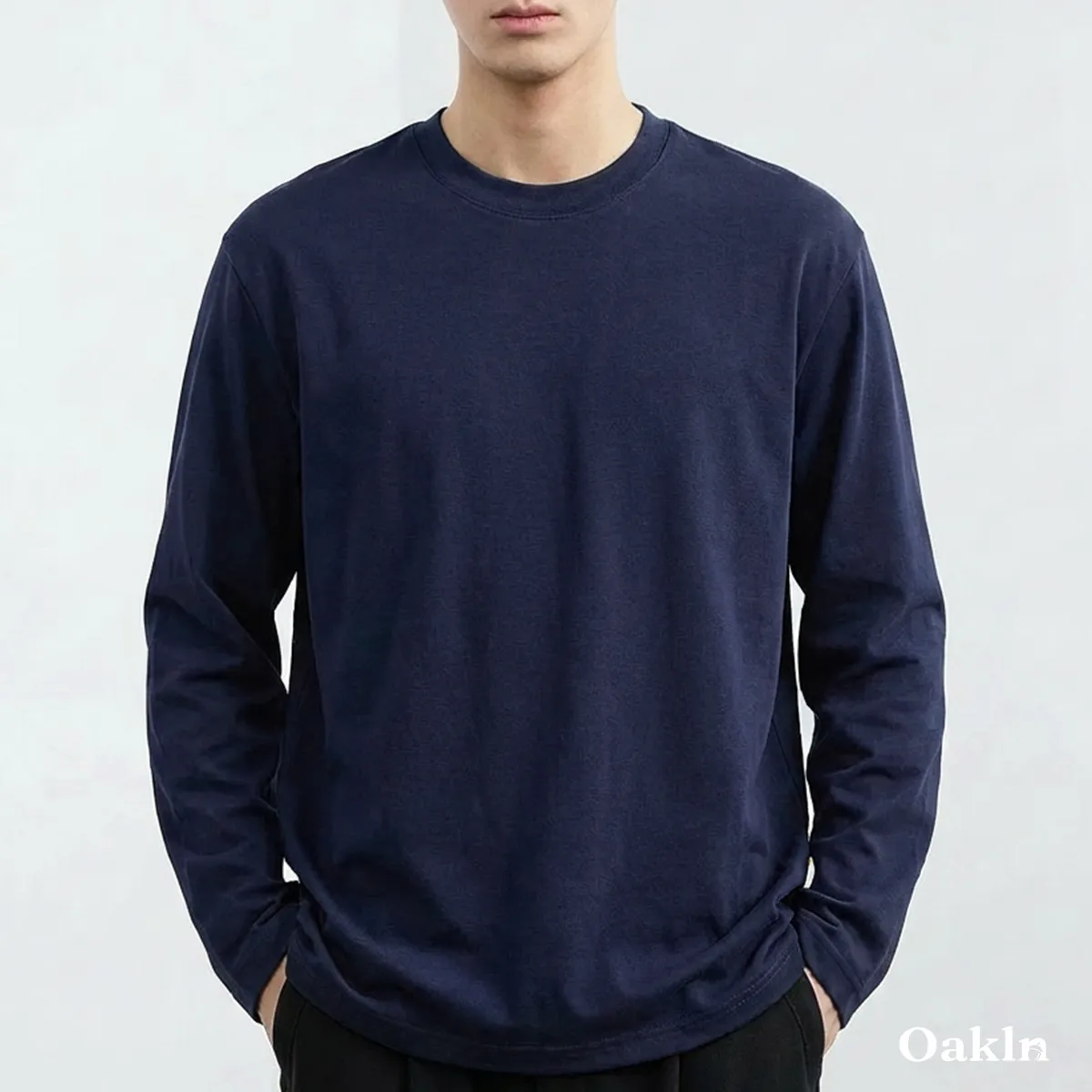 レイヤードに欠かせないベーシックタイプ　無地長袖Tシャツ