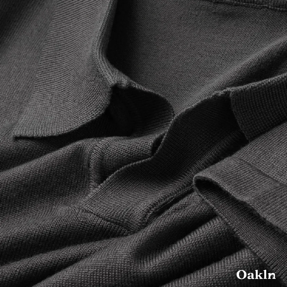 裾リブニットポロシャツ ハリのある襟元 すっきり見えシルエット