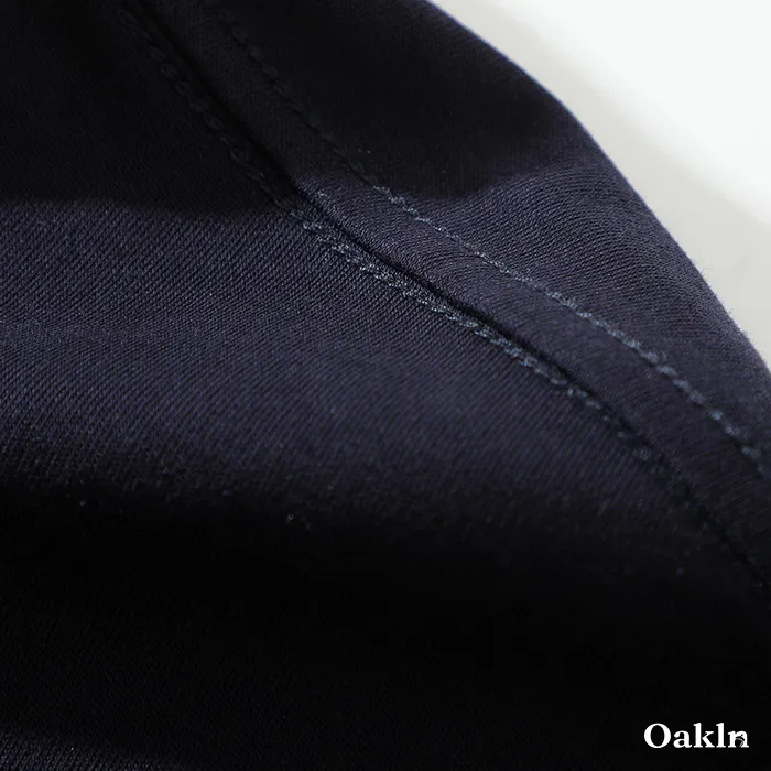 レイヤードに欠かせないベーシックタイプ　無地長袖Tシャツ