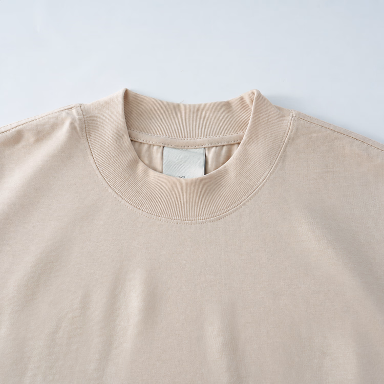 秋ジャケットの専用インナー　ドロップショルダー5分袖コットンモックネックTシャツ　体型を選ばず、ゆったりシルエット