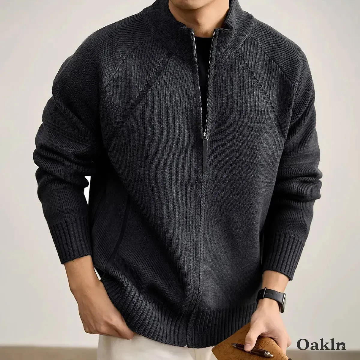 ダブルジップドライバーズニット：リブ編みのスタンドカラー、インナーにもアウターにも使える2WAY仕様、水洗い対応で3シーズン活躍