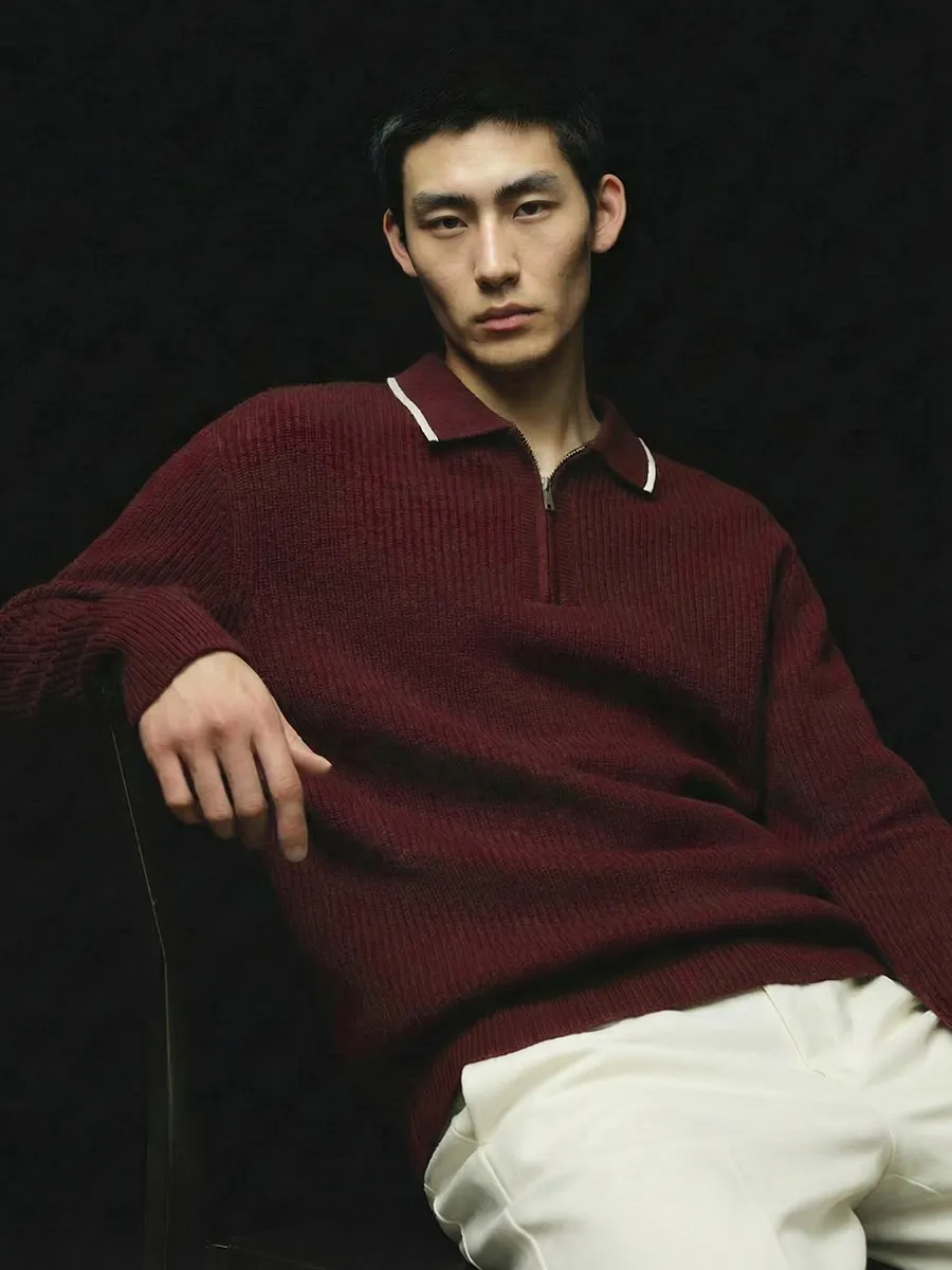 縦ラインの陰影効果で、シルエットをすっきりりと引き締める。