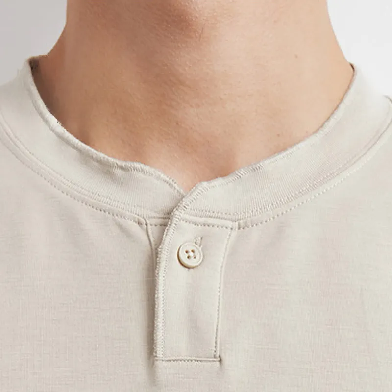 ヨレにくいヘンリーネック無地Tシャツメンズ　ゆったりシルエット