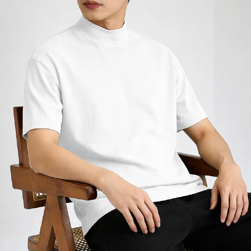 ひんやりとした着心地  ハリ感のあるシルエット  一枚でも透けにくいモックネックTシャツ