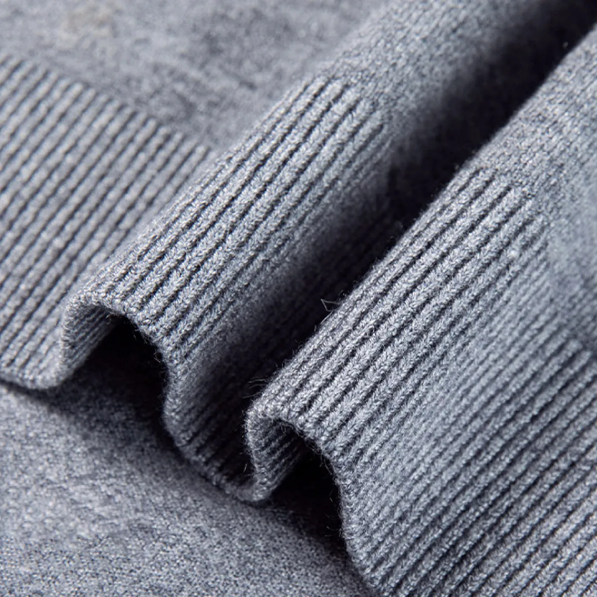 多色展開 なめらかな素材感 お腹まわりをカバーするニット半袖