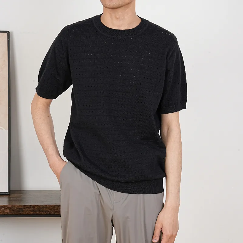接触冷感透かし編みニットTシャツ  全体に通気孔がある  型崩れしにくい