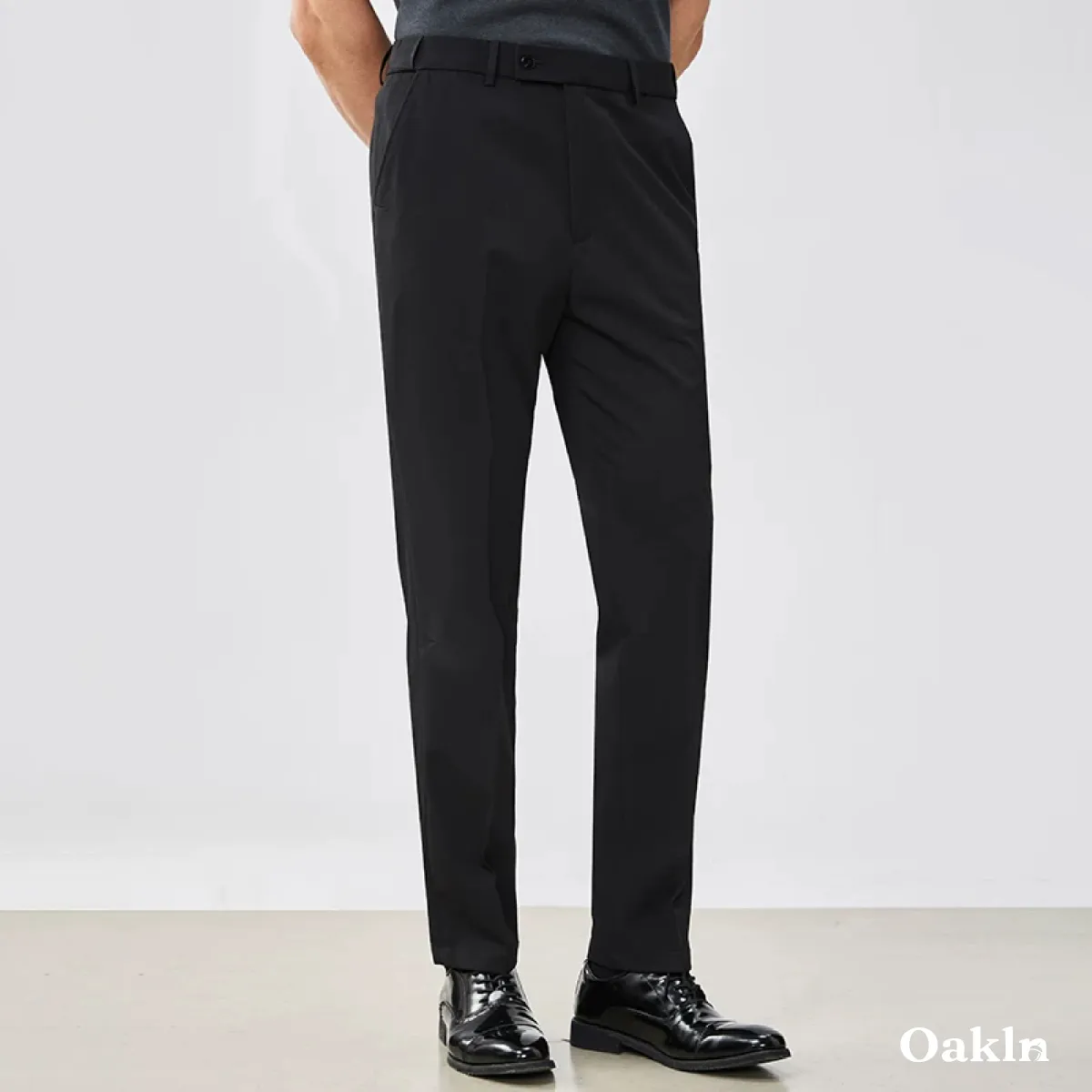ノーアイロン仕様 レギュラーシルエット 機能性混紡テーパードスラックス-Oakln