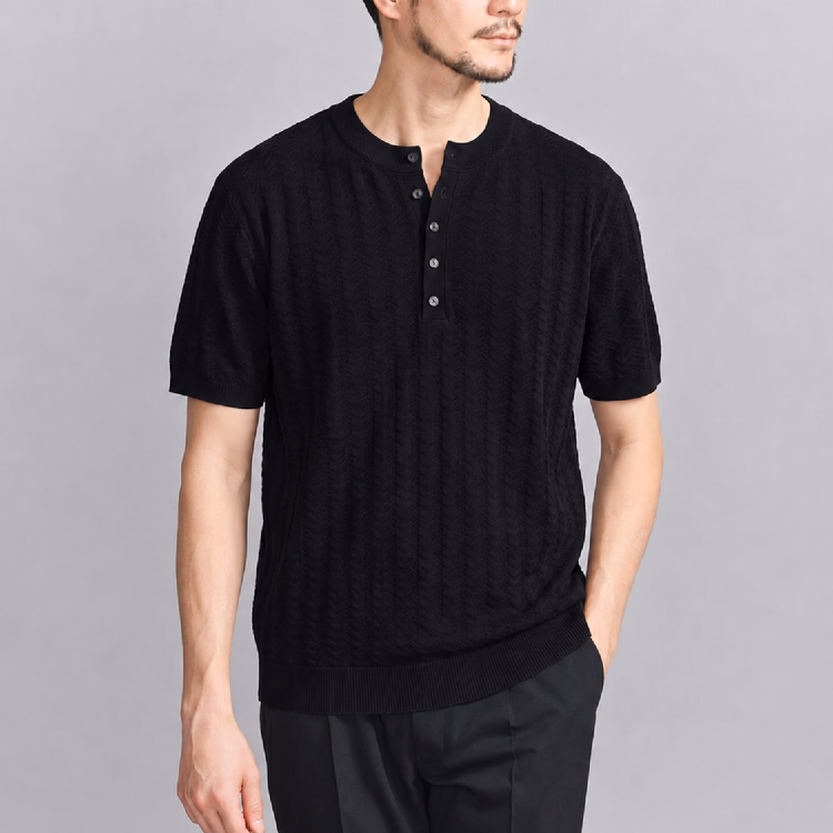夏向け薄手仕様　レトロな透かし編みテクスチャー ヘンリーネックニットTシャツ　イージーケア シワになりにくい