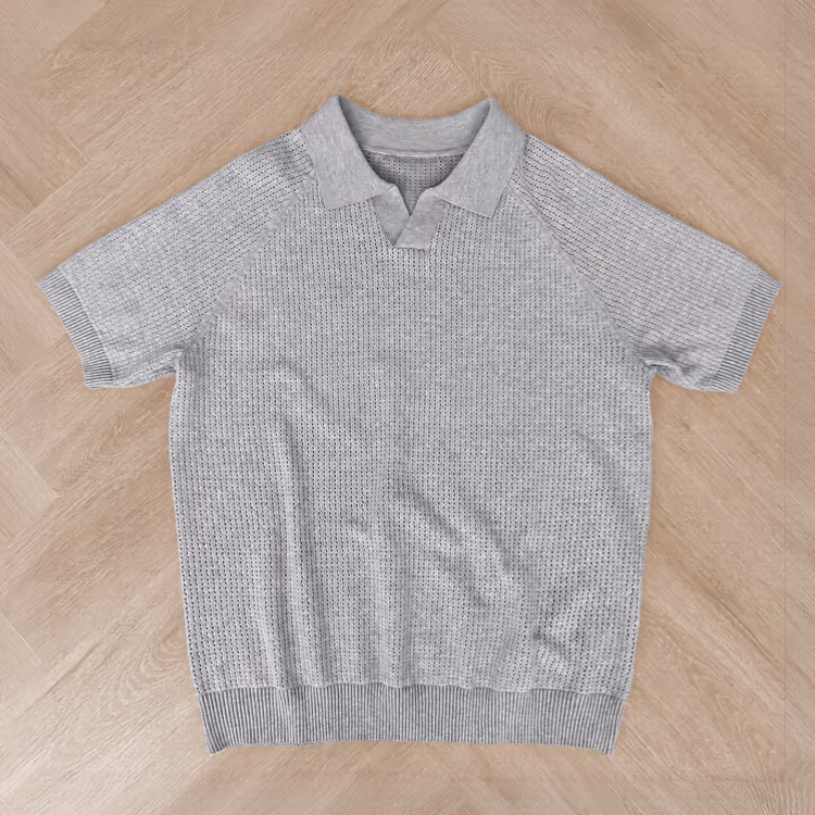 型崩れしにくい 　スキッパーカラー透かし編みニットTシャツ　一枚でも品よく決まる