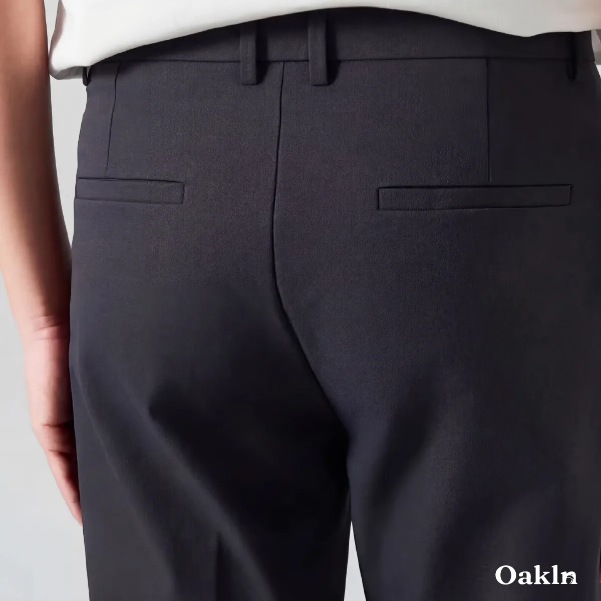 アイロン不要 センタープレス入り ハリのあるスラックス-Oakln