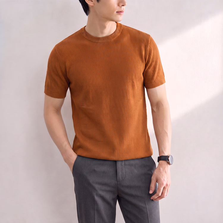 接触冷感＆なめらかな落ち感のあるニットTシャツ  肌にまとわりつきにくく、すっきりとした着姿をキープ