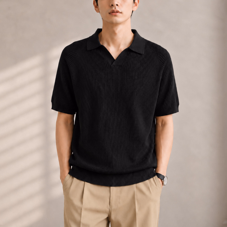 型崩れしにくい 　スキッパーカラー透かし編みニットTシャツ　一枚でも品よく決まる