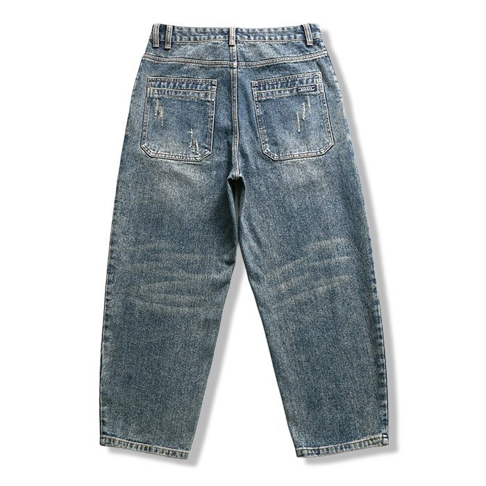 「体型を拾わない」絶妙なワイドテーパード