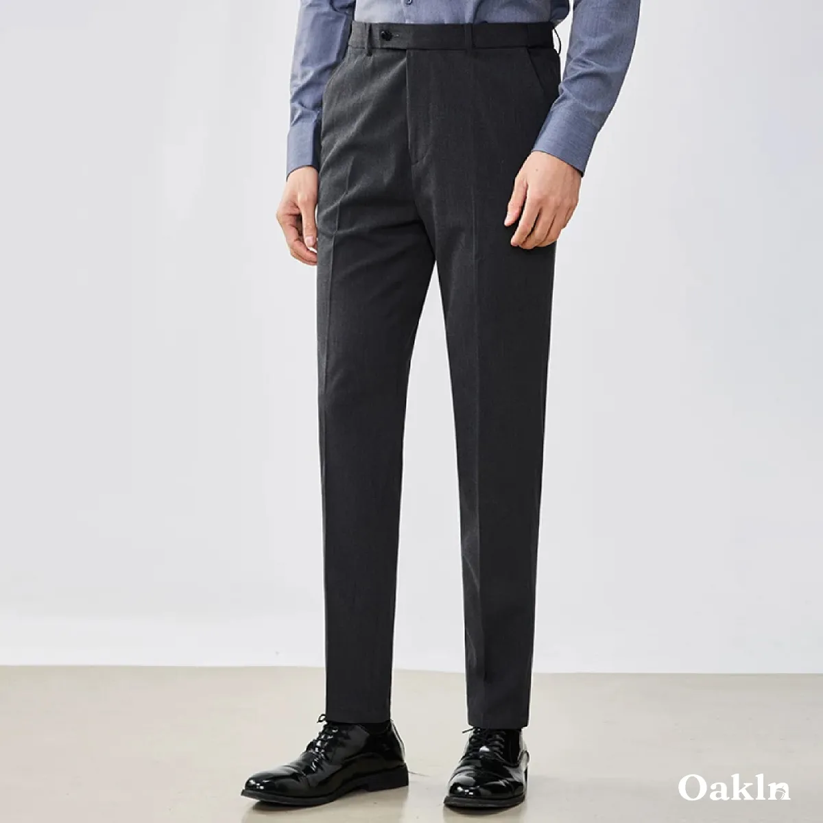 ノーアイロン仕様 レギュラーシルエット 機能性混紡テーパードスラックス-Oakln