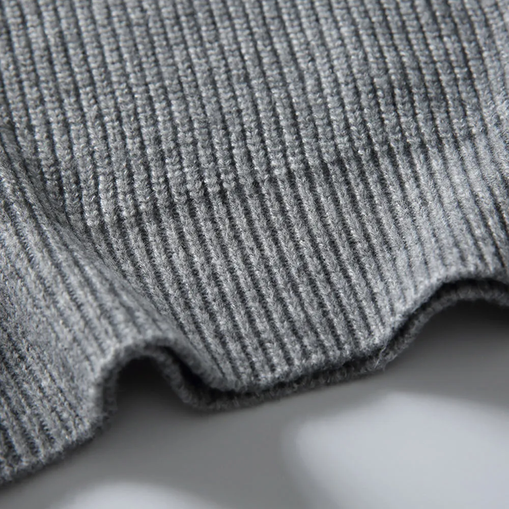 ミニマルクラシック　無地ハーフジップスタンドカラーセーター