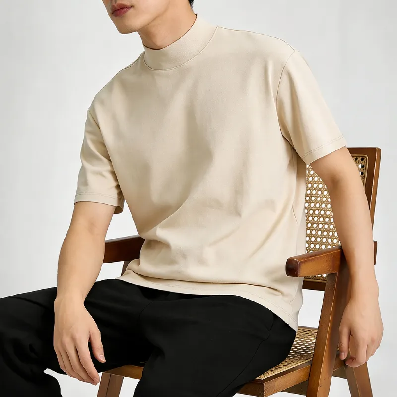 ひんやりとした着心地  ハリ感のあるシルエット  一枚でも透けにくいモックネックTシャツ