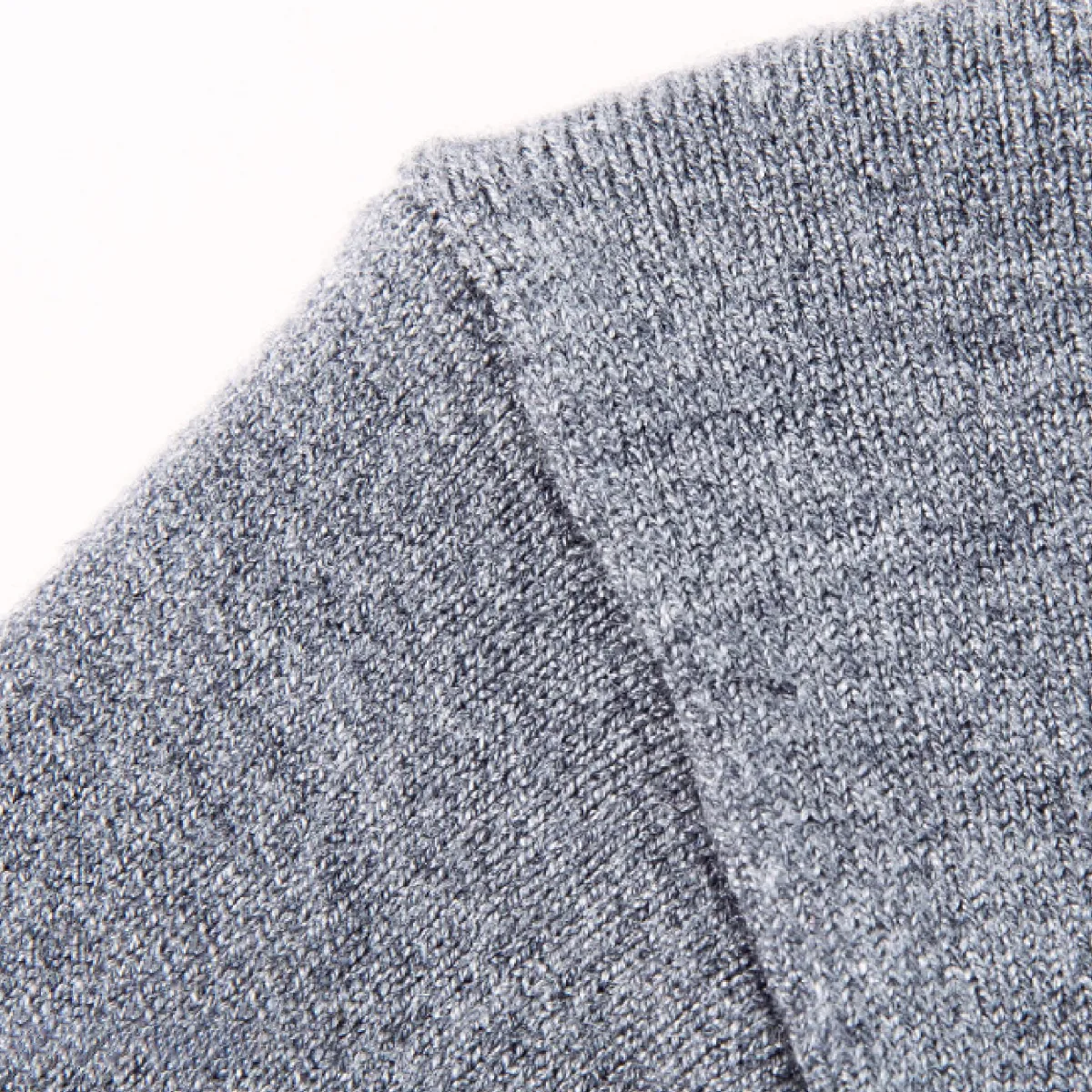 多色展開 なめらかな素材感 お腹まわりをカバーするニット半袖