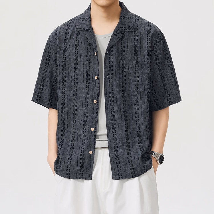 薄手で涼しい夏素材  透かしジャカードのューバカラーシャツ  一枚でも透けにくく快適