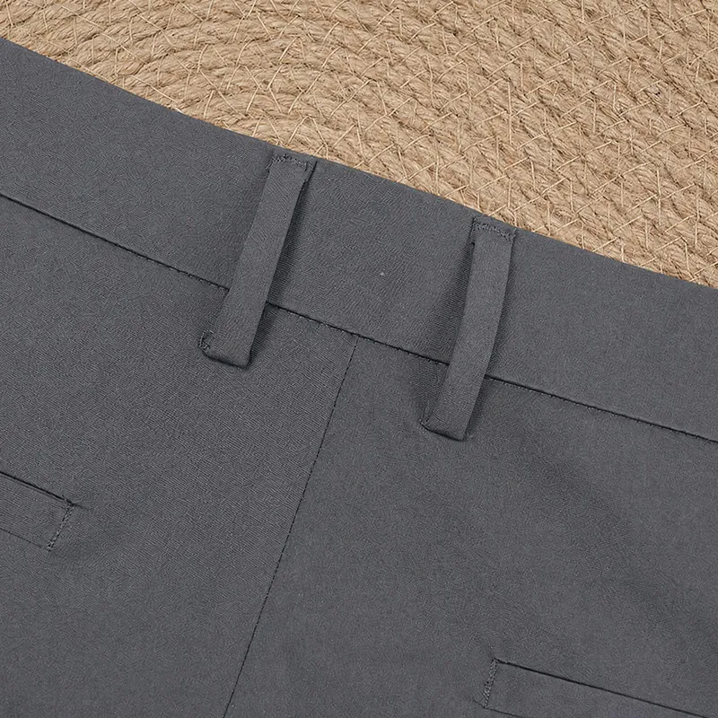 ひんやり快適　締め付け感を抑えた　きれいめ万能デザイン　脚のラインをすっきり見せる