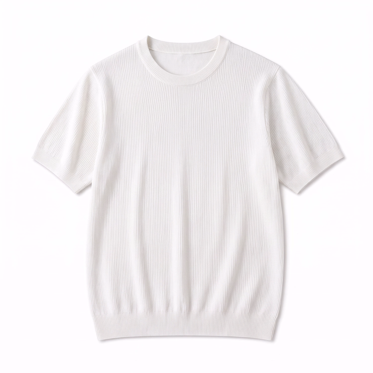 接触冷感＆なめらかな落ち感のあるニットTシャツ  肌にまとわりつきにくく、すっきりとした着姿をキープ