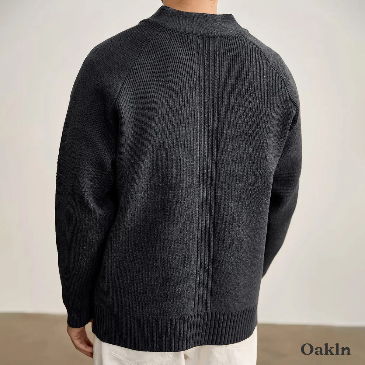 ダブルジップドライバーズニット：リブ編みのスタンドカラー、インナーにもアウターにも使える2WAY仕様、水洗い対応で3シーズン活躍
