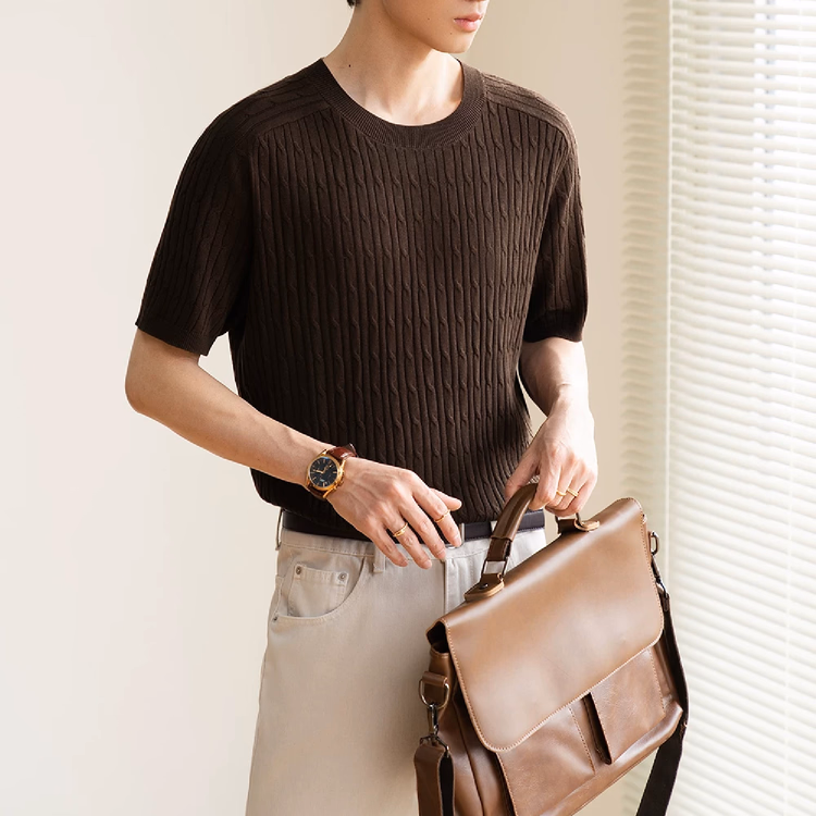 立体的なケーブル編み  ラグランスリーブのさらっと快適なニットTシャツ  洗濯機洗い可  お腹まわりを自然にカバー