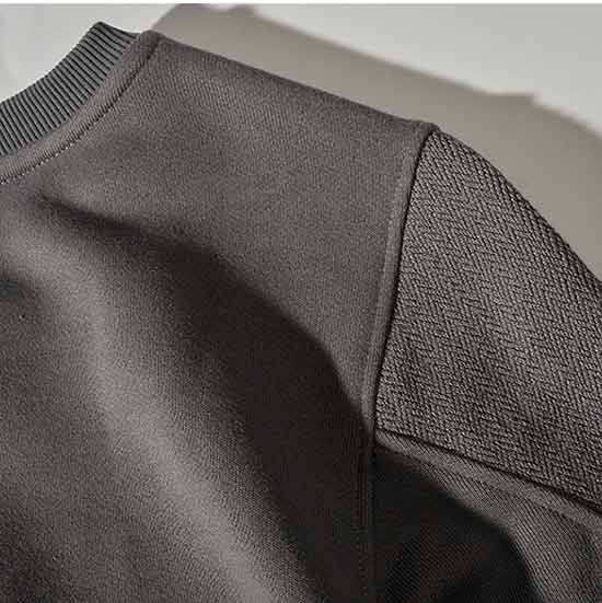 クラシックなVガゼット付き　無地スウェット-oakln