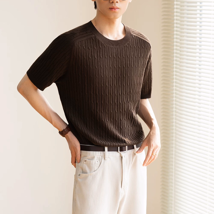 立体的なケーブル編み  ラグランスリーブのさらっと快適なニットTシャツ  洗濯機洗い可  お腹まわりを自然にカバー