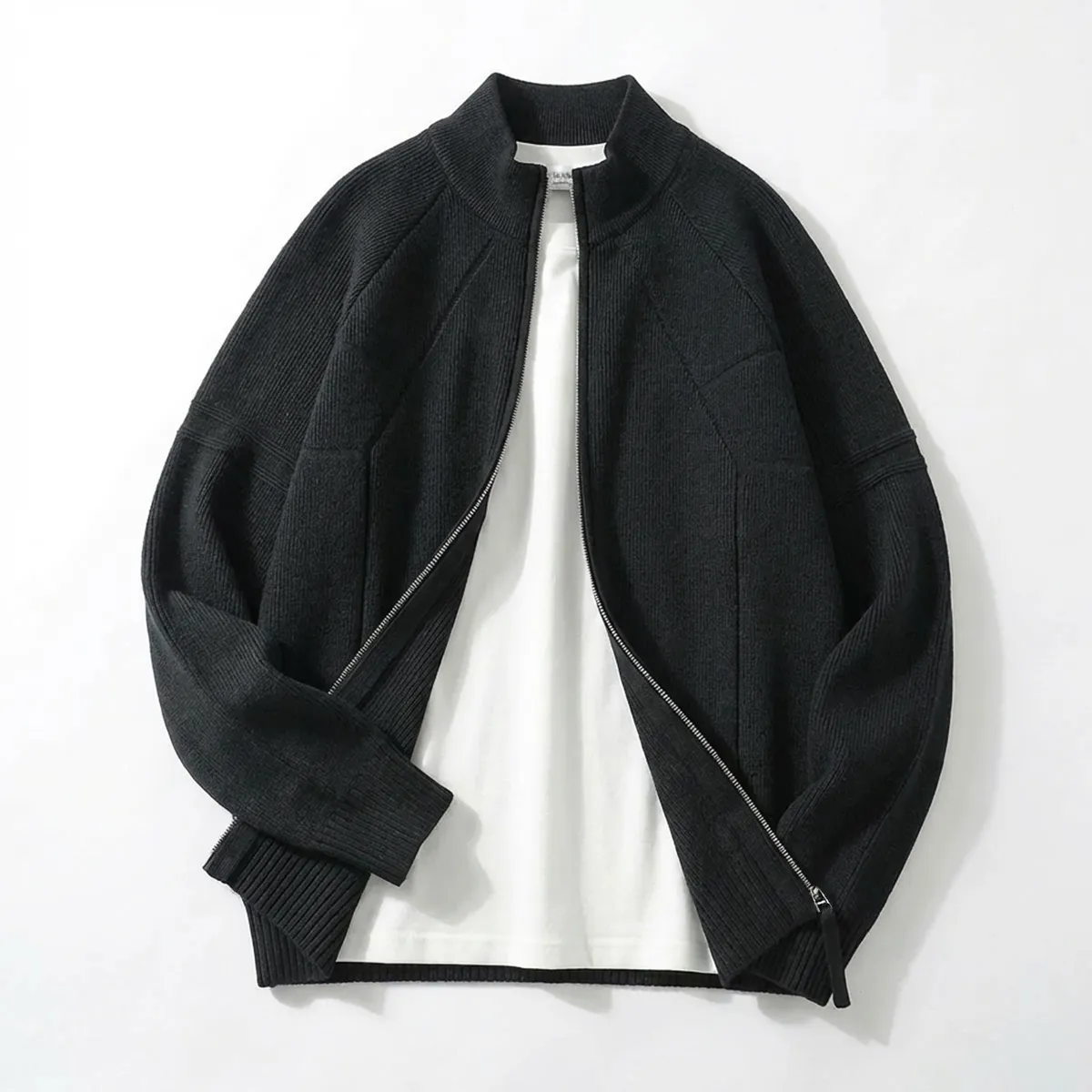 ダブルジップドライバーズニット：リブ編みのスタンドカラー、インナーにもアウターにも使える2WAY仕様、水洗い対応で3シーズン活躍