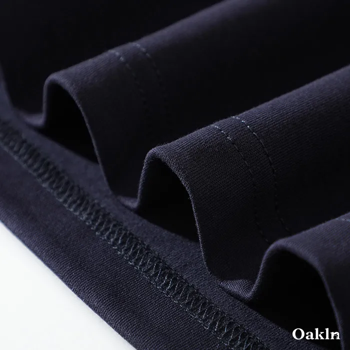 レイヤードに欠かせないベーシックタイプ　無地長袖Tシャツ