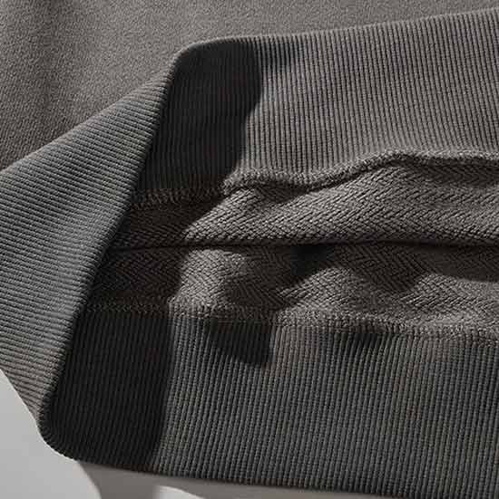 クラシックなVガゼット付き　無地スウェット-oakln