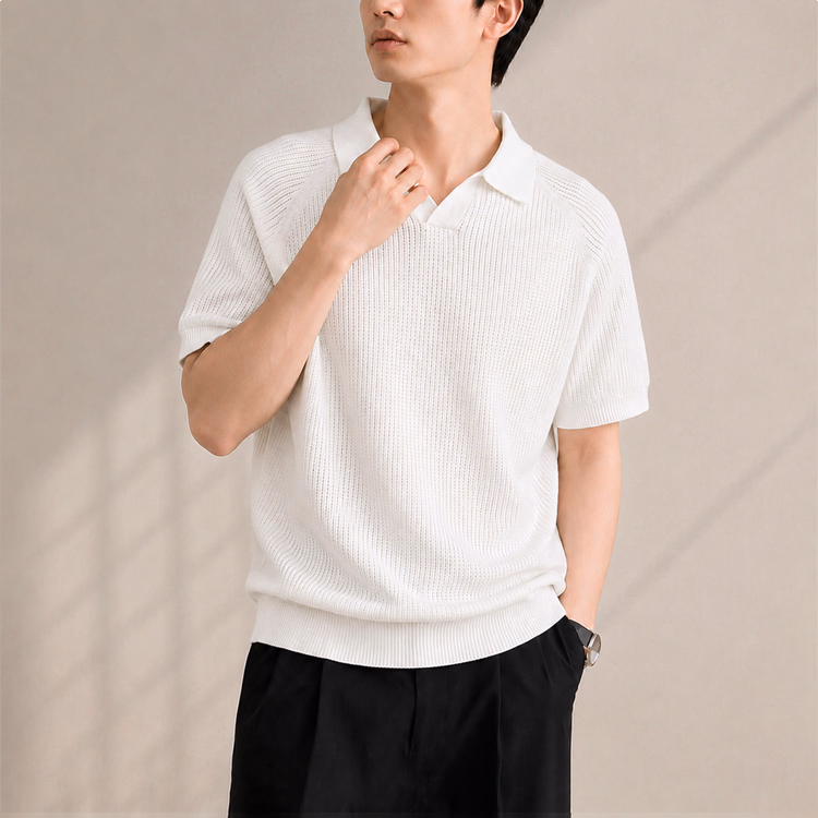 型崩れしにくい 　スキッパーカラー透かし編みニットTシャツ　一枚でも品よく決まる