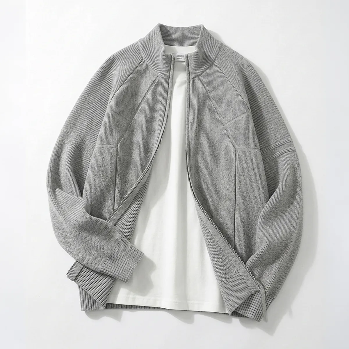 ダブルジップドライバーズニット：リブ編みのスタンドカラー、インナーにもアウターにも使える2WAY仕様、水洗い対応で3シーズン活躍