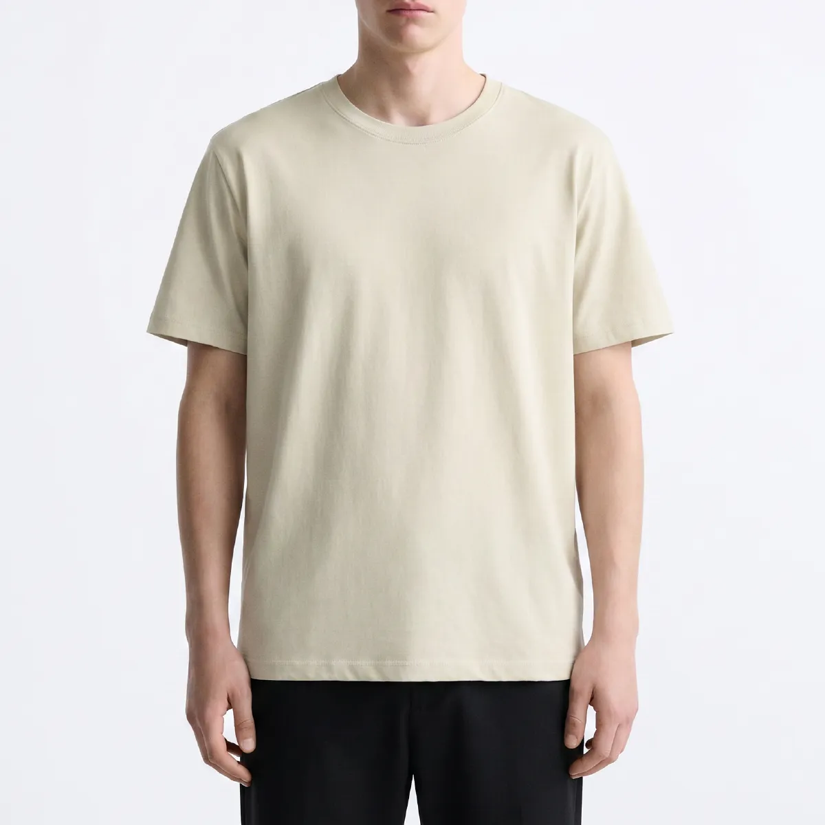 接触冷感高機能Tシャツ　抗菌防臭で一日中クリーン、すっきりとした大人の一枚