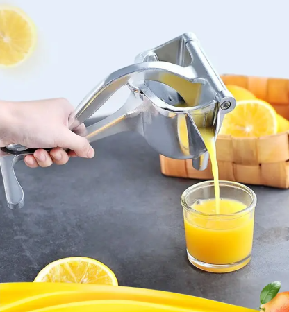 Household manual juicer