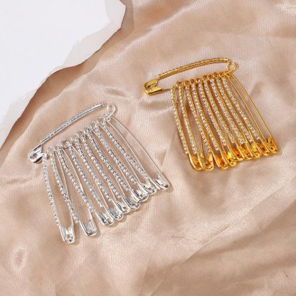 [Fashionable and safe] Simple and advanced rhinestone pin