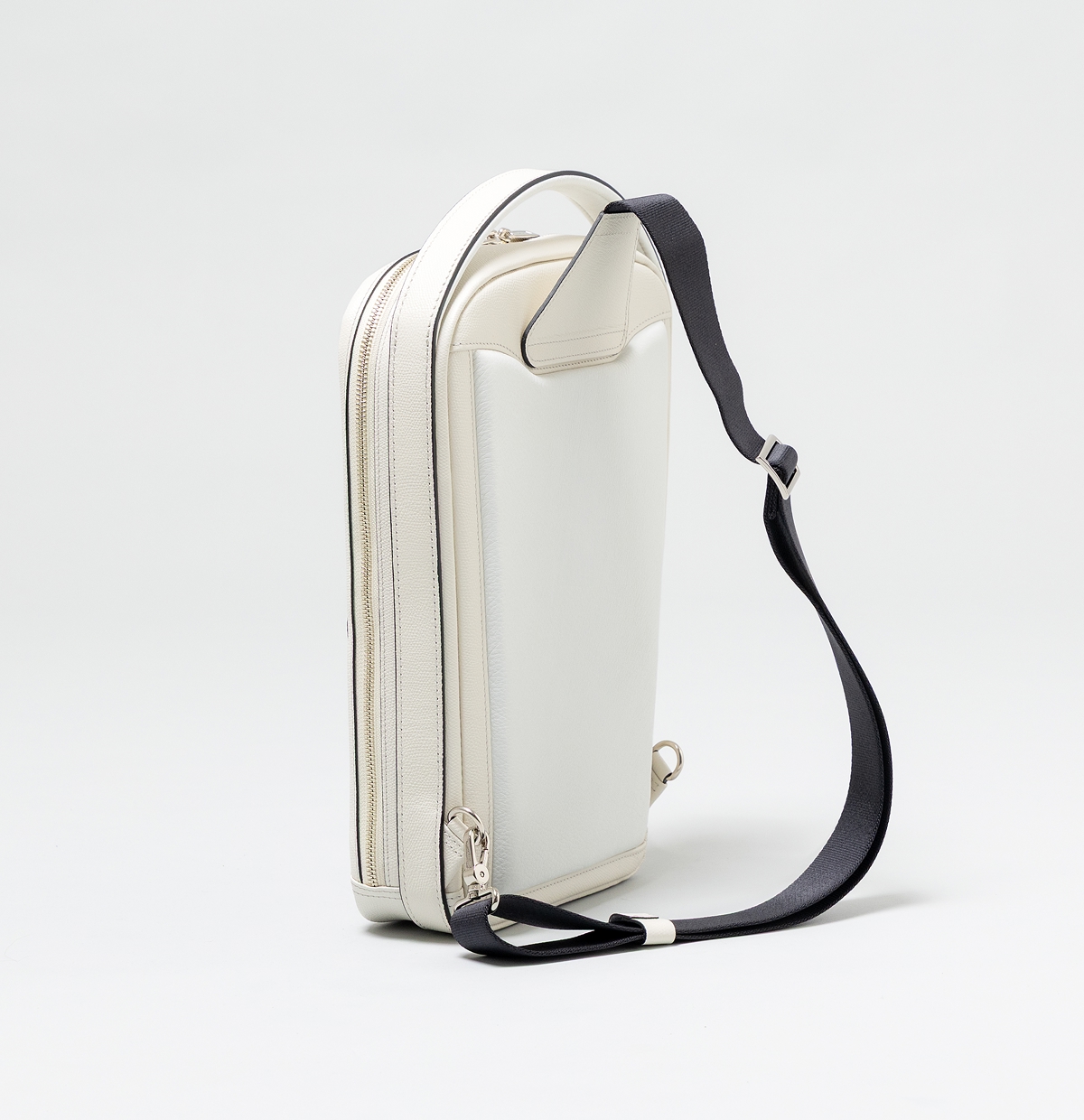 スリングバッグ