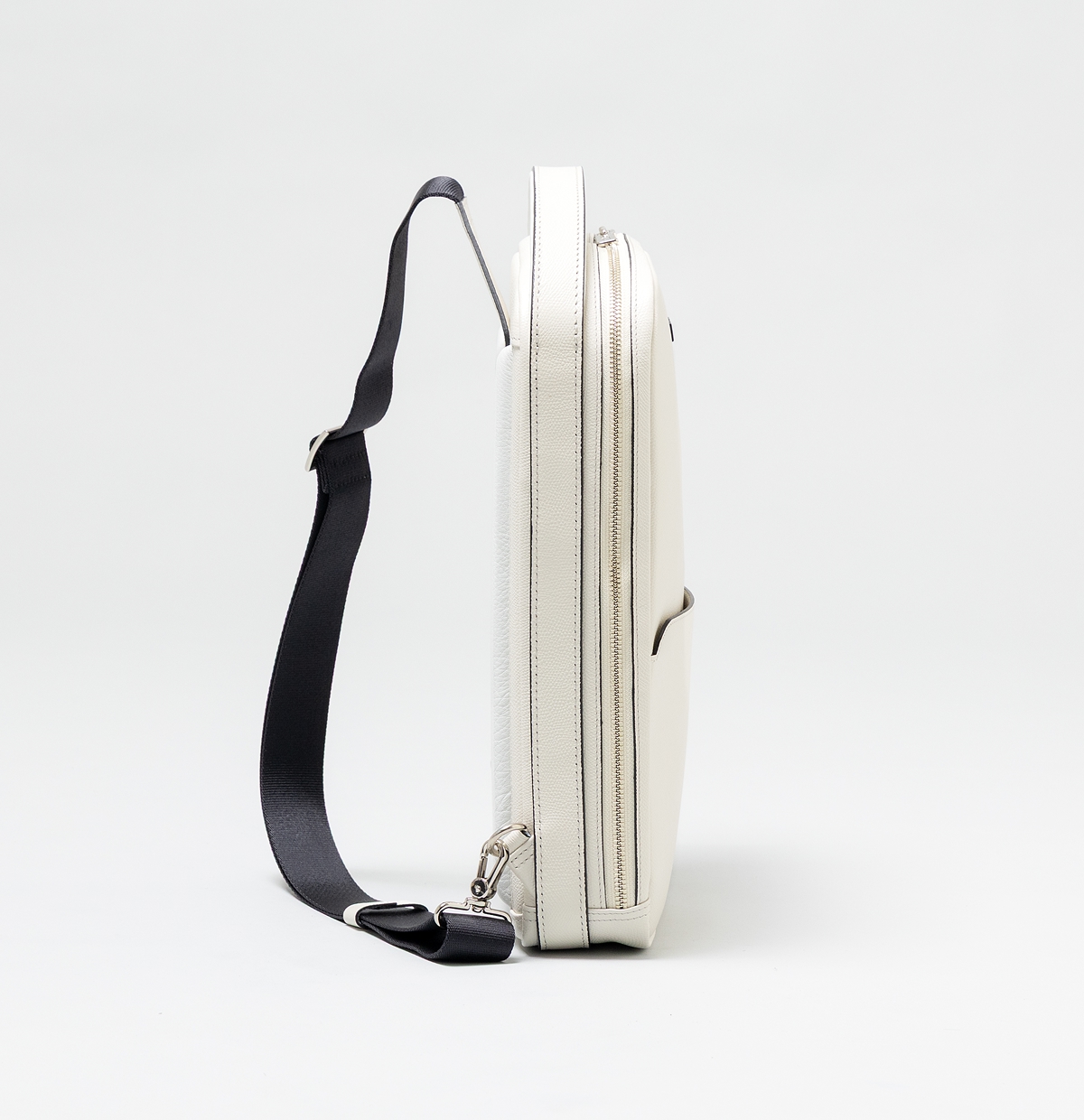 スリングバッグ