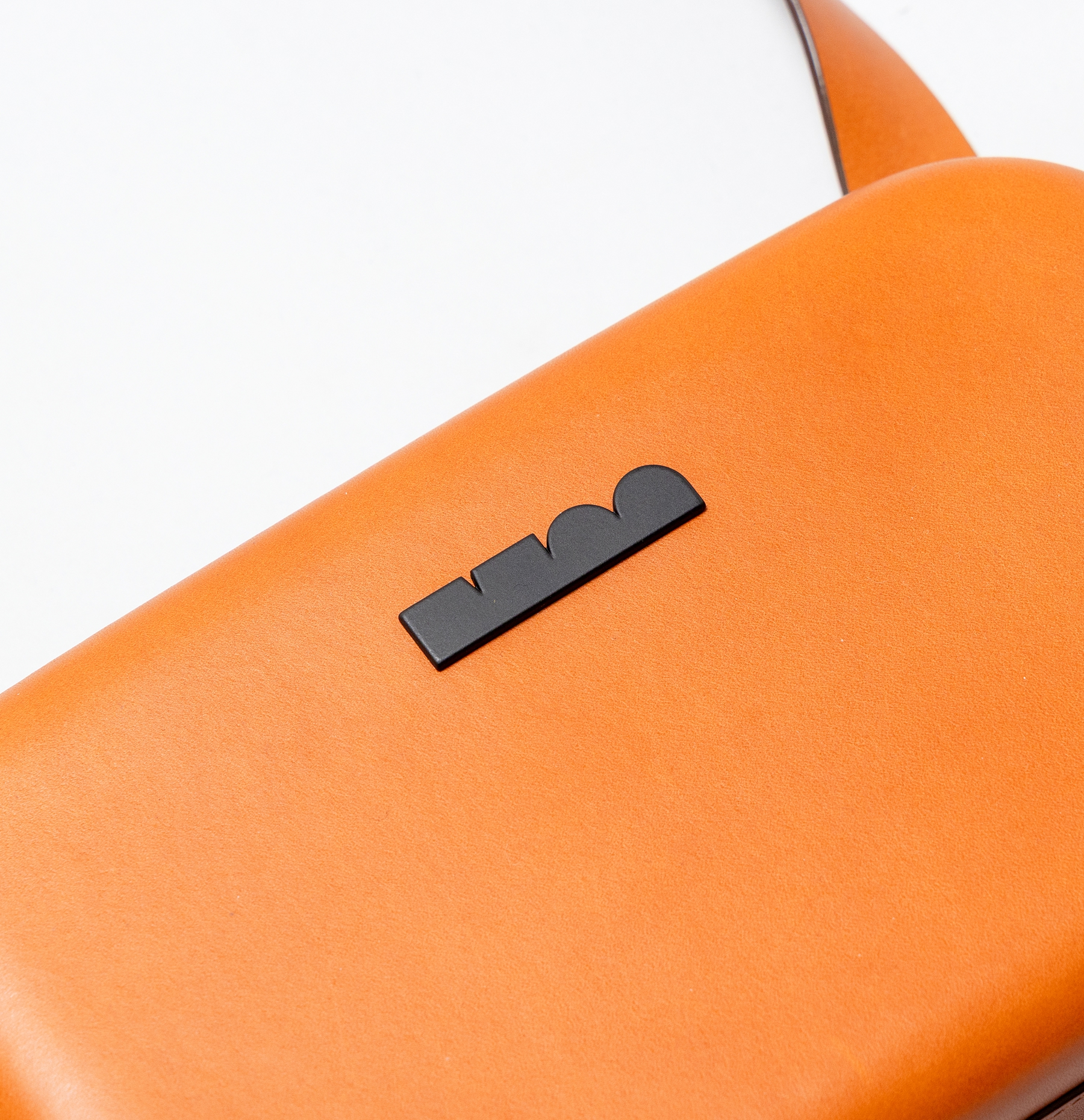 トラベルポーチ 正面アップ