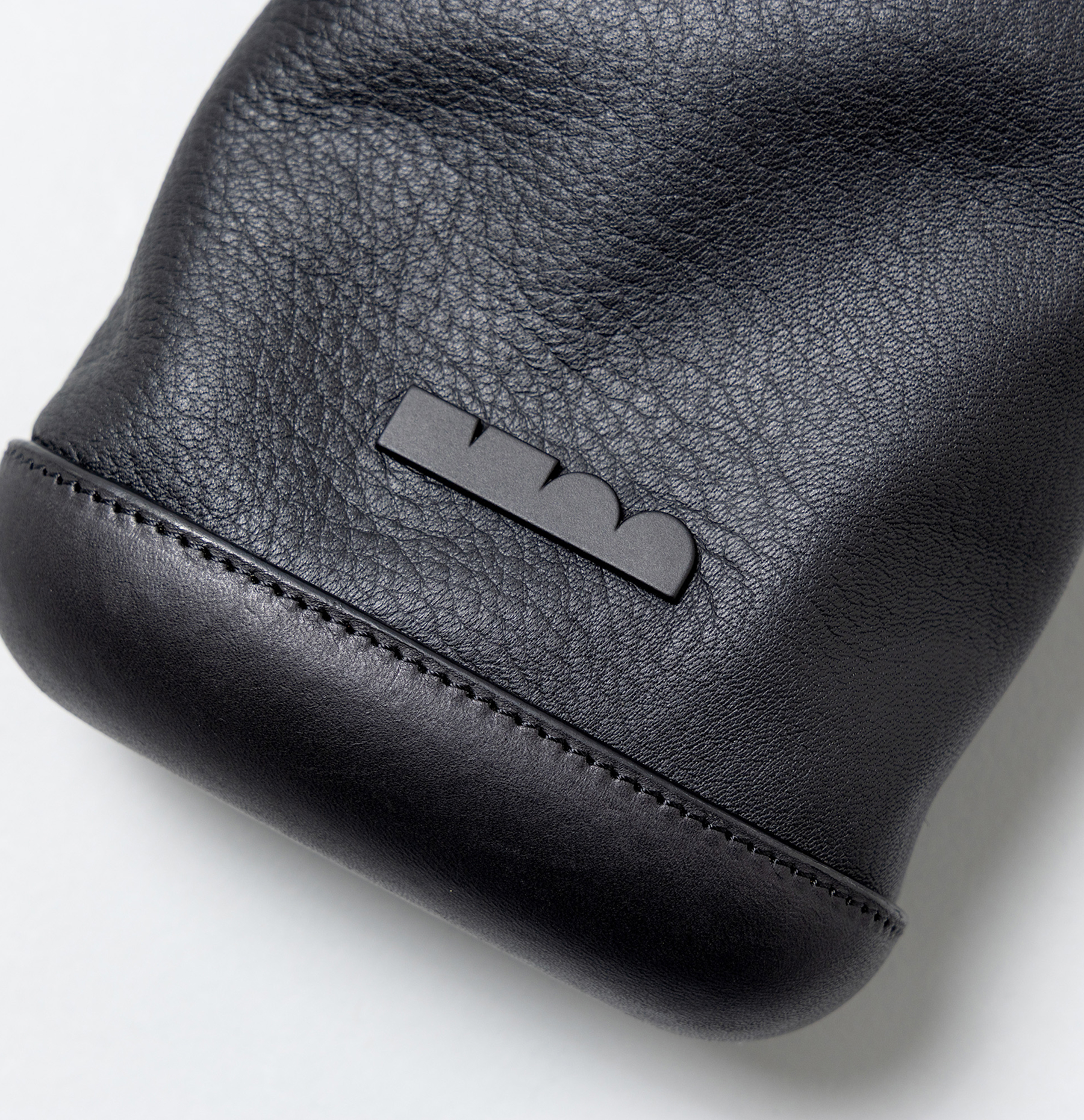 鹿革 ボディバッグ – Montbook