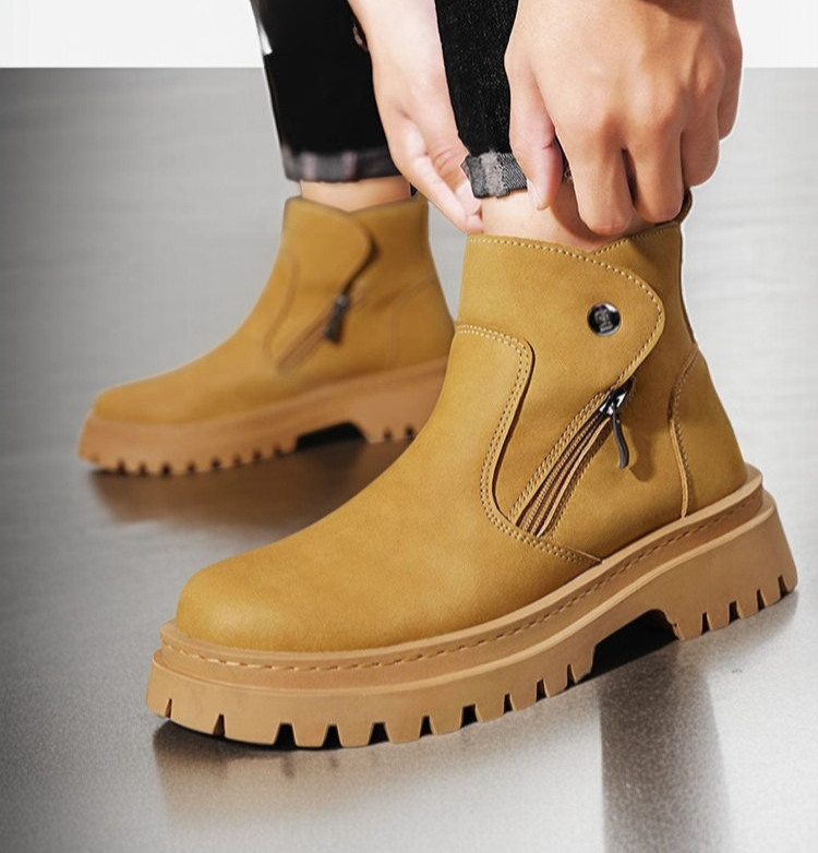 耐久性抜群メンズマーティンブーツ側面