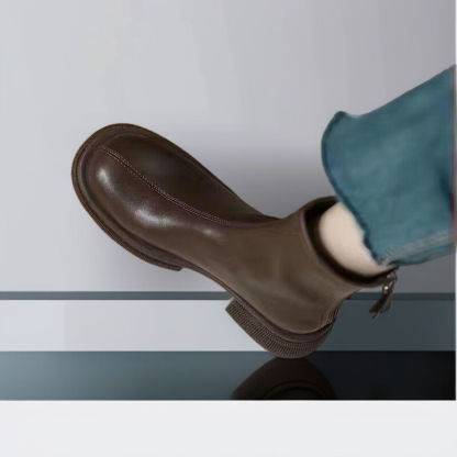 フリース裏地付きのスタイリッシュなアンクルブーツ