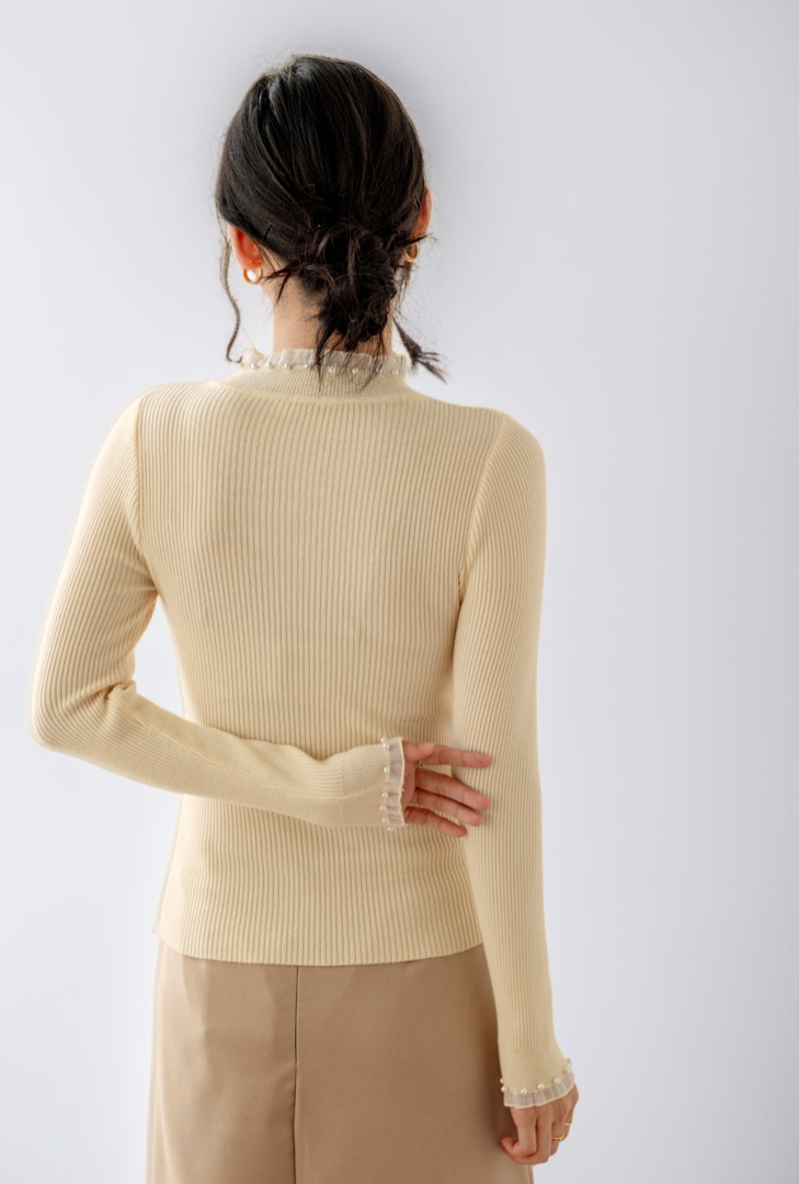 豊富なカラーバリエーションのインナーニット