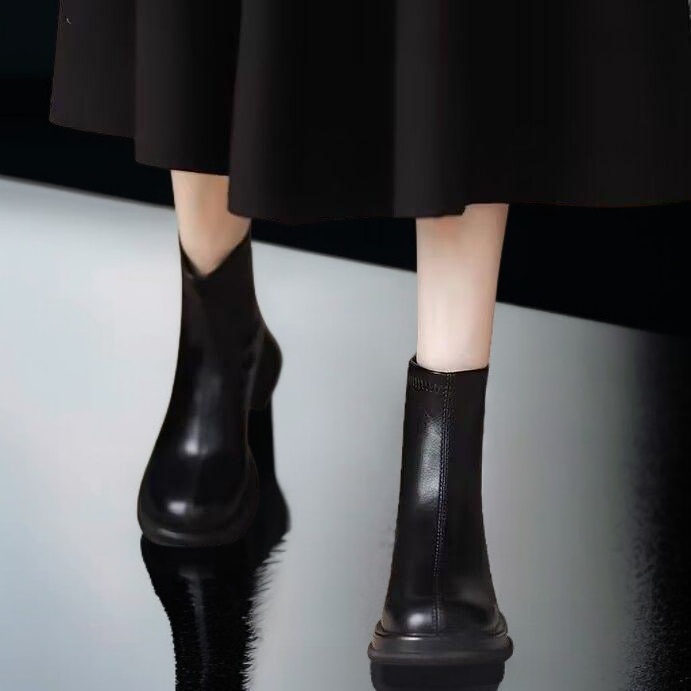 フリース裏地付きのスタイリッシュなアンクルブーツ