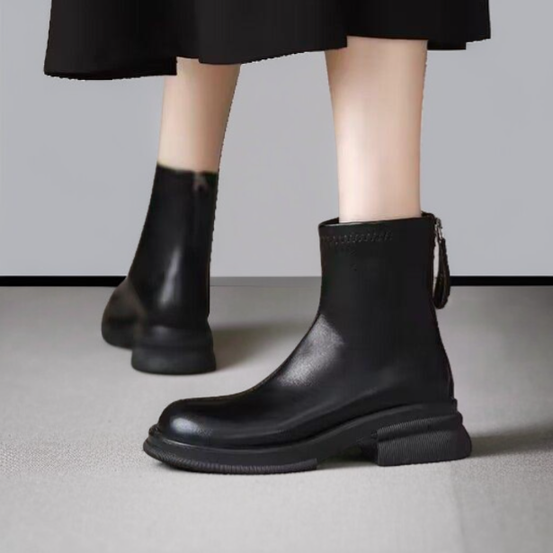 フリース裏地付きのスタイリッシュなアンクルブーツ