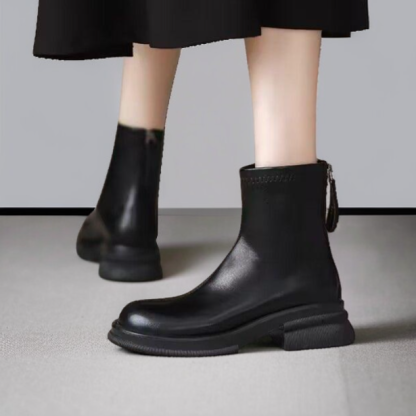 フリース裏地付きのスタイリッシュなアンクルブーツ