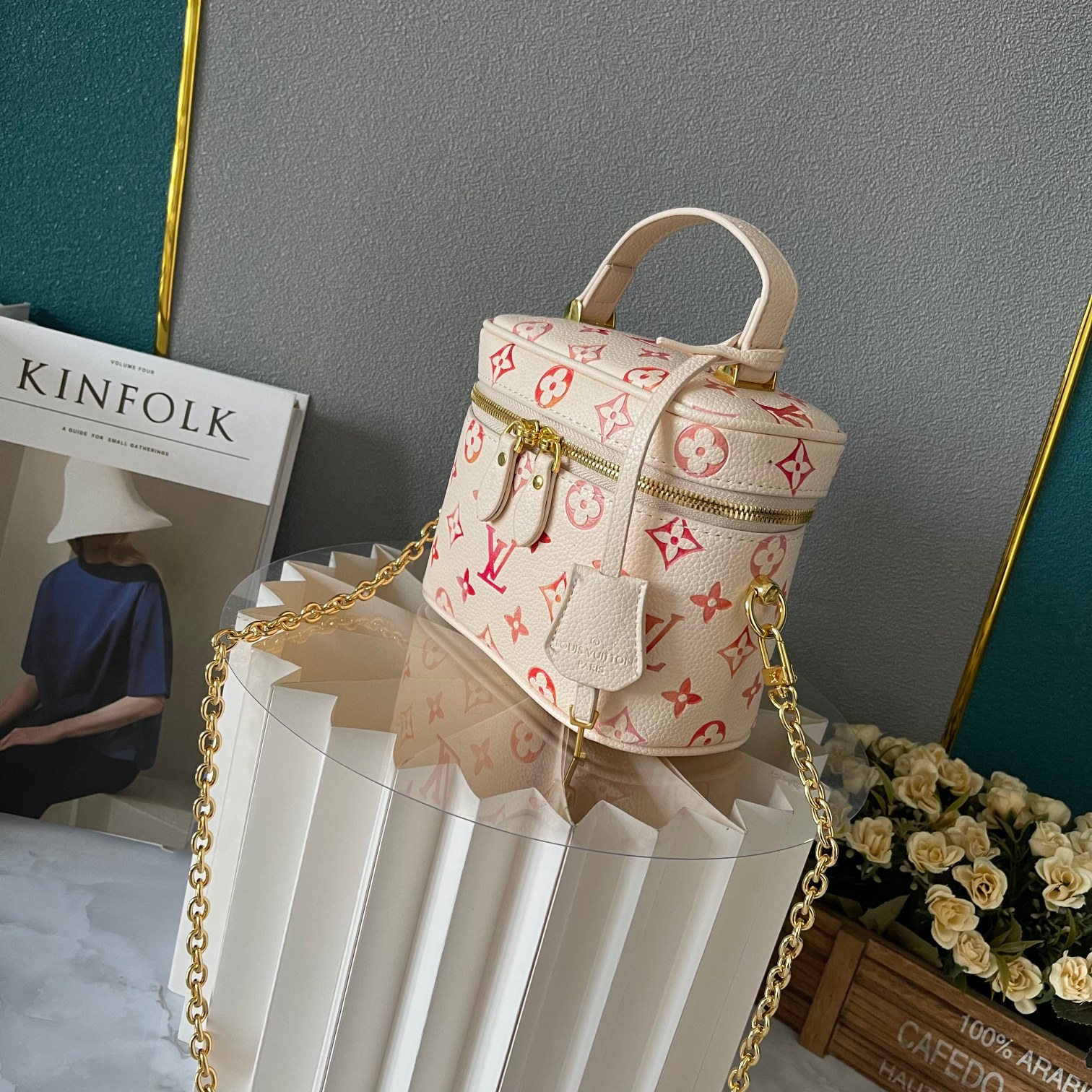 【2026】LV【LOUIS VUITTON 公式旗艦店】ルイヴィトン  ハンドバッグ  当日出荷 好評に付き再入荷！19*14*10CM   270911